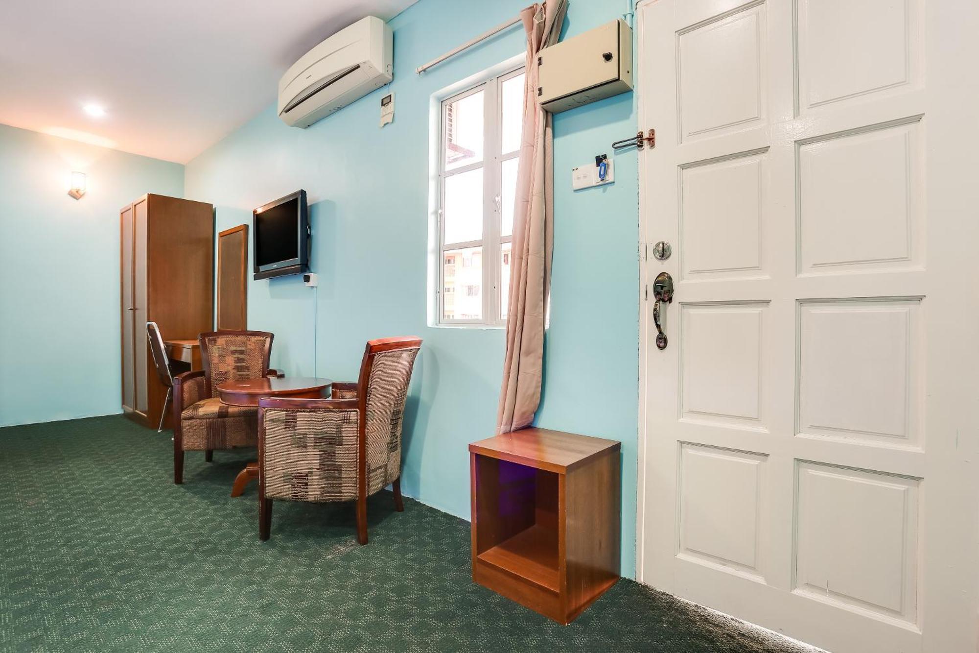 Oyo 44094 Bangi Lanai Hotel Buitenkant foto