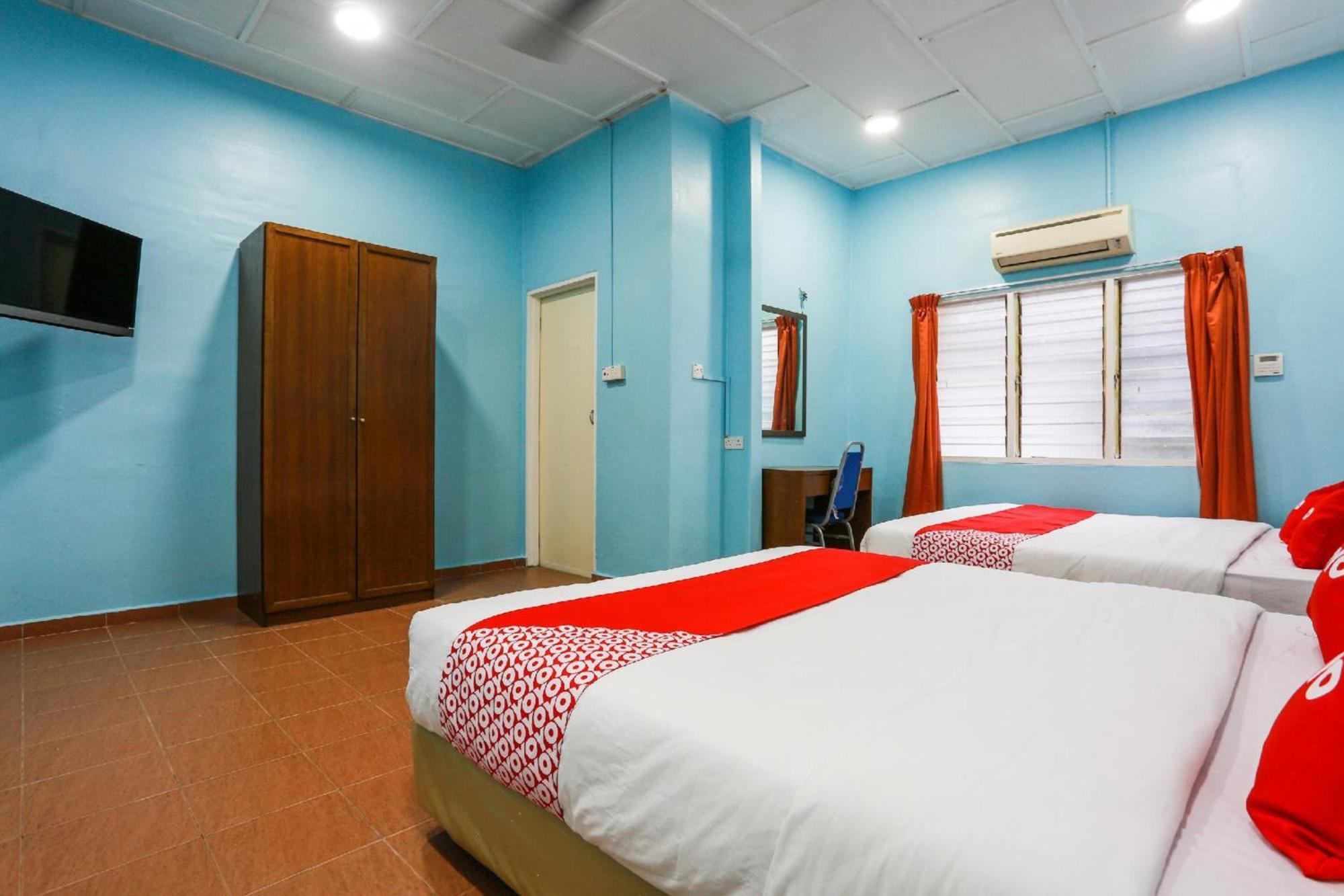 Oyo 44094 Bangi Lanai Hotel Buitenkant foto