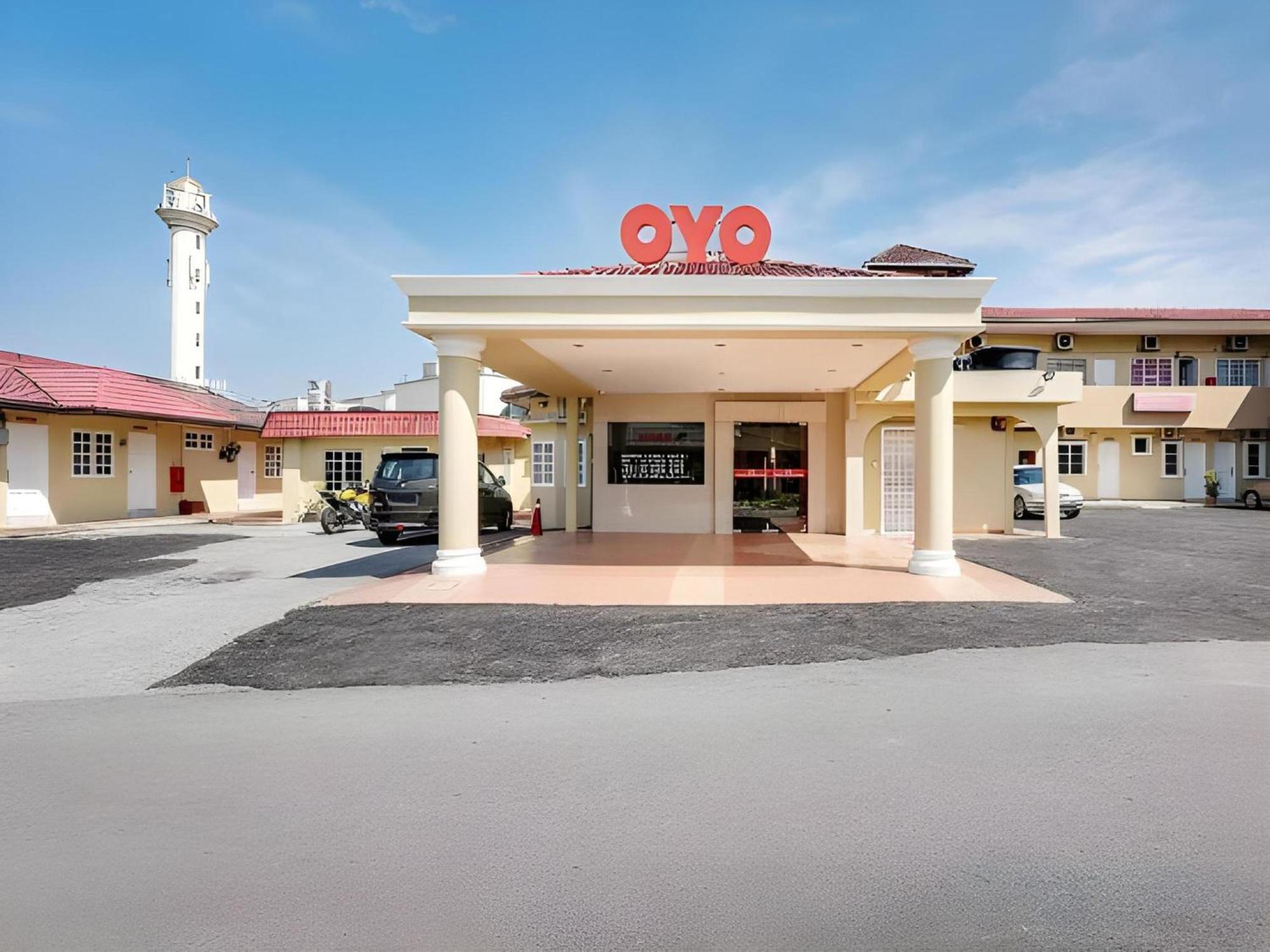 Oyo 44094 Bangi Lanai Hotel Buitenkant foto